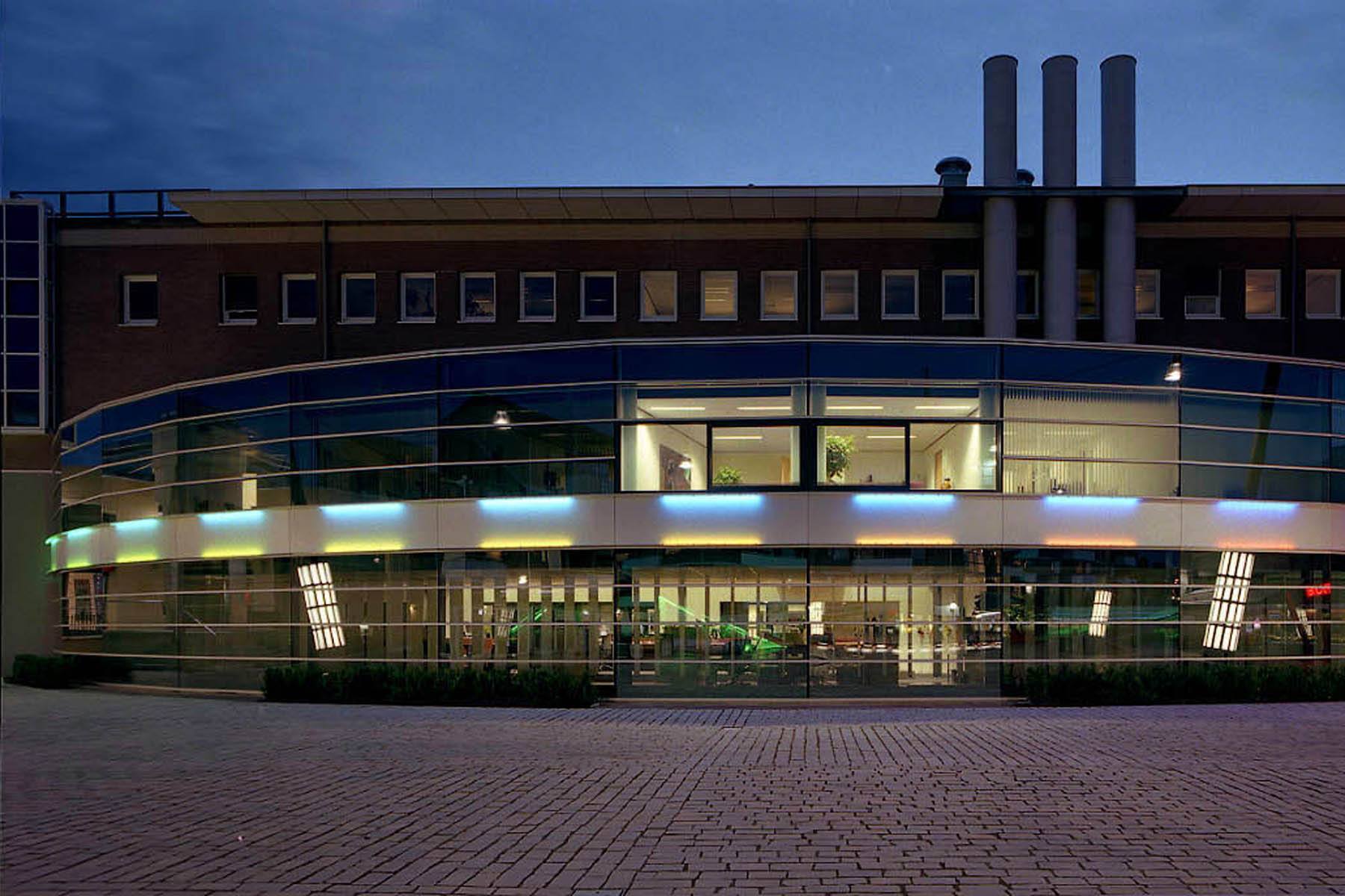 Licht in openbare ruimte - Gemeente Centrum Veldhoven / 2005