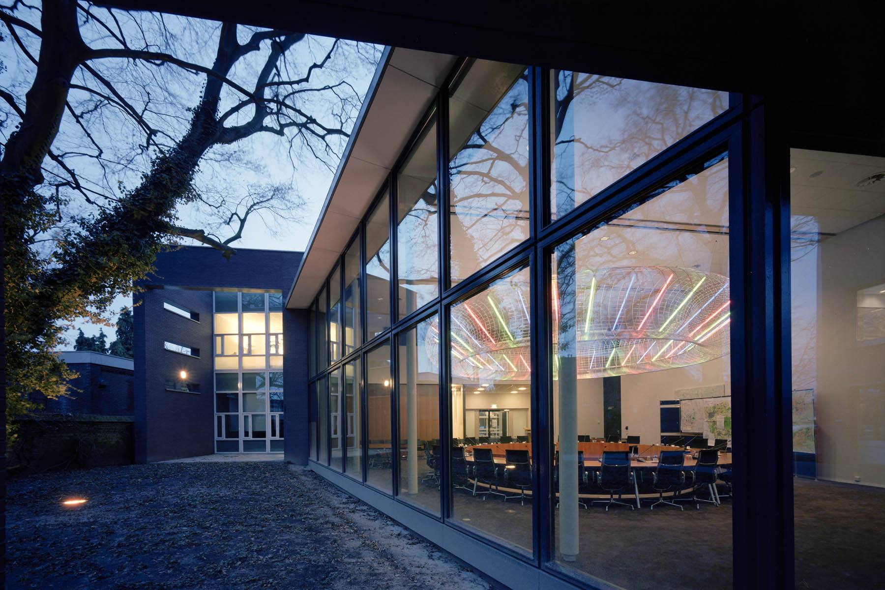 Lichtkunstwerk - Gemeentehuis Gemert Bakel / 2002